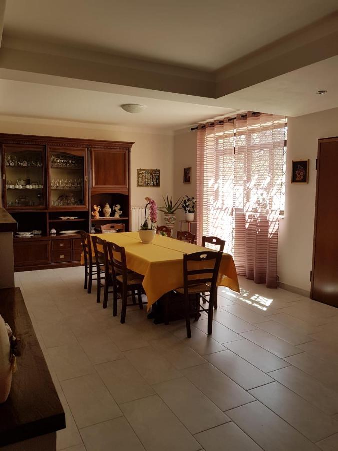 B&B La Casetta Di Lilly Amelia Εξωτερικό φωτογραφία