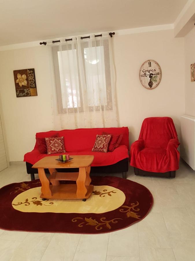 B&B La Casetta Di Lilly Amelia Εξωτερικό φωτογραφία