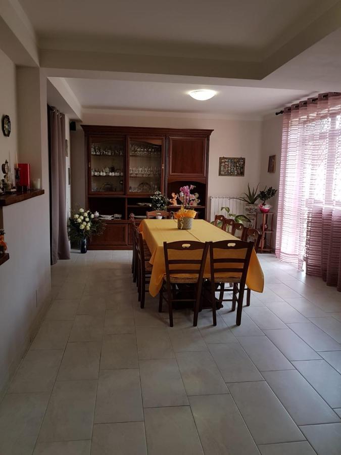 B&B La Casetta Di Lilly Amelia Εξωτερικό φωτογραφία